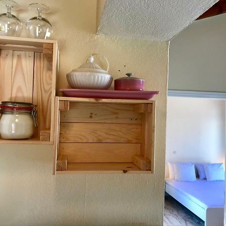 Wooden Ceiling Apartment - Close To City Center Kanálion Exterior foto