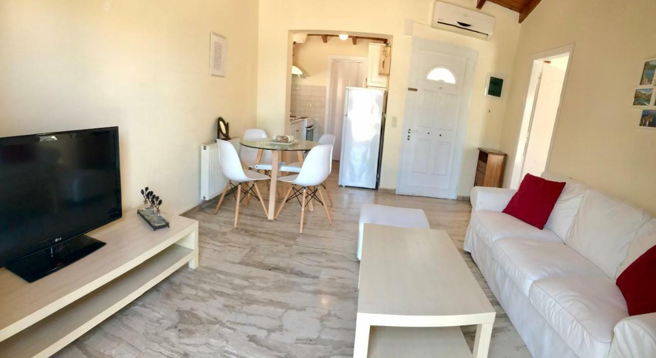 Wooden Ceiling Apartment - Close To City Center Kanálion Exterior foto