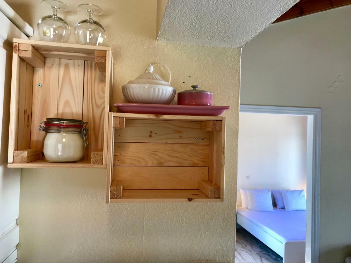 Wooden Ceiling Apartment - Close To City Center Kanálion Exterior foto